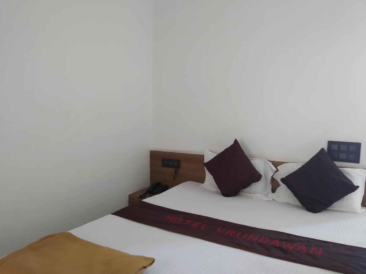 Hotel Vrundavan Púna Kültér fotó