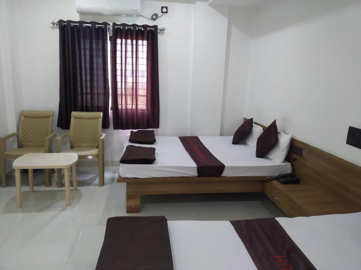Hotel Vrundavan Púna Kültér fotó